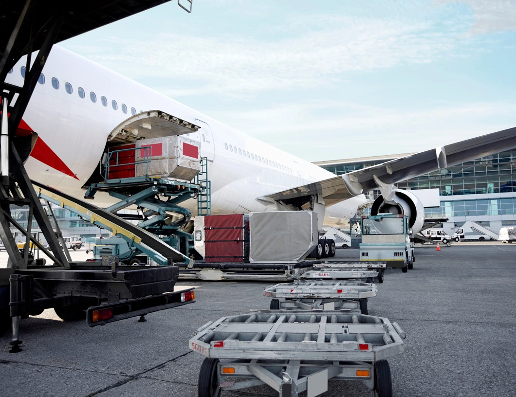 Air & sea freight — Airland Cargo photograph 1